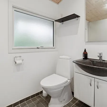 別荘 Roir - 250m From The Sea In Bornholm By Interhome *