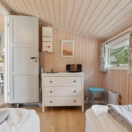 Roir - 250m From The Sea By Interhome Vester Somarken